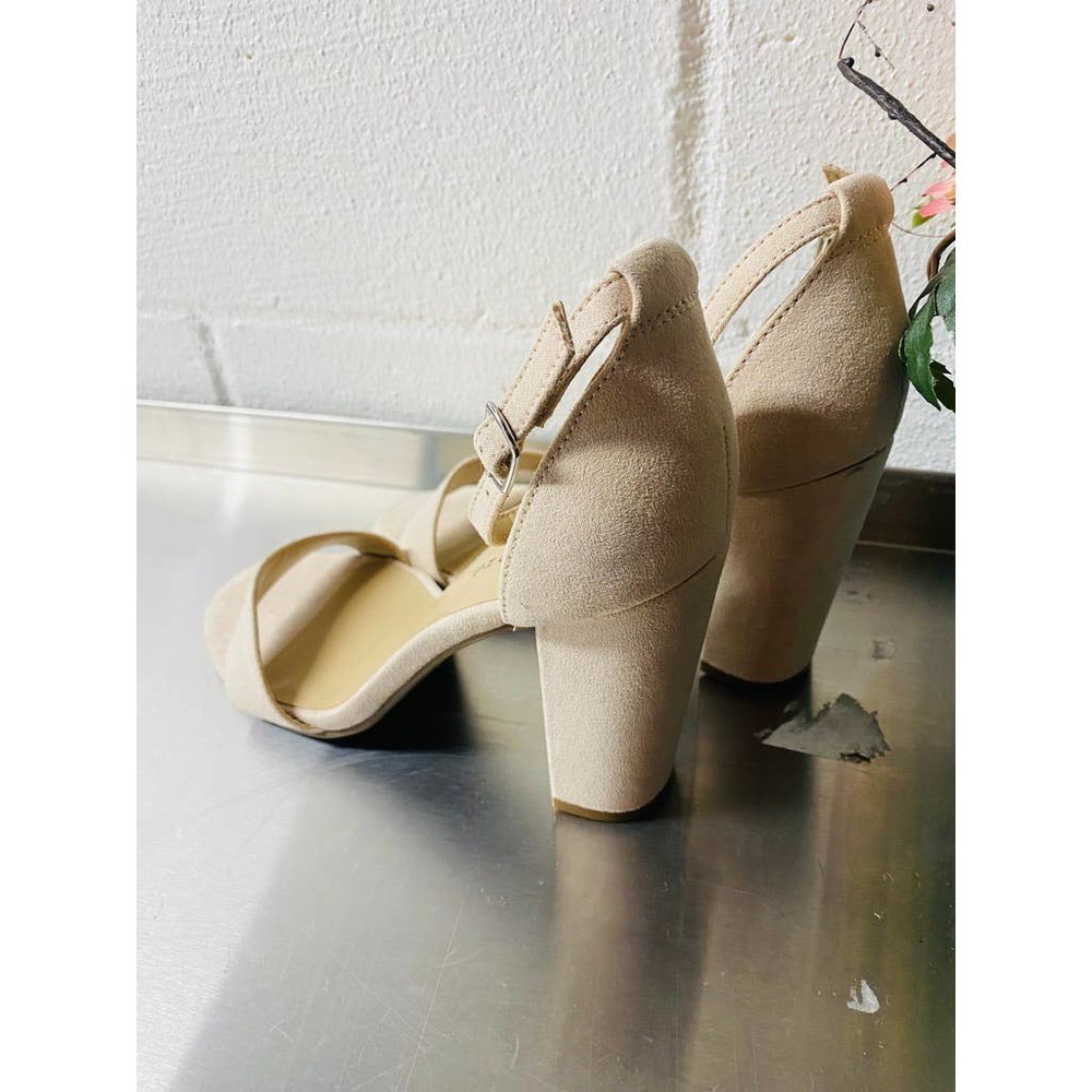 Indigo Rd. Cream Heels - Picture 4 of 5